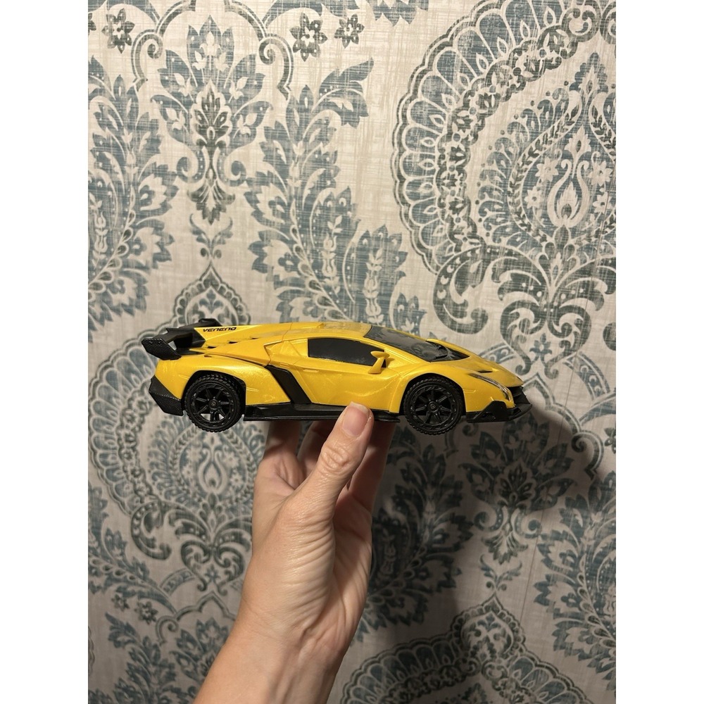 Lamborgini Veneno Toy Car 8 1/2" Scale Yellow Collectible Made In‎ China